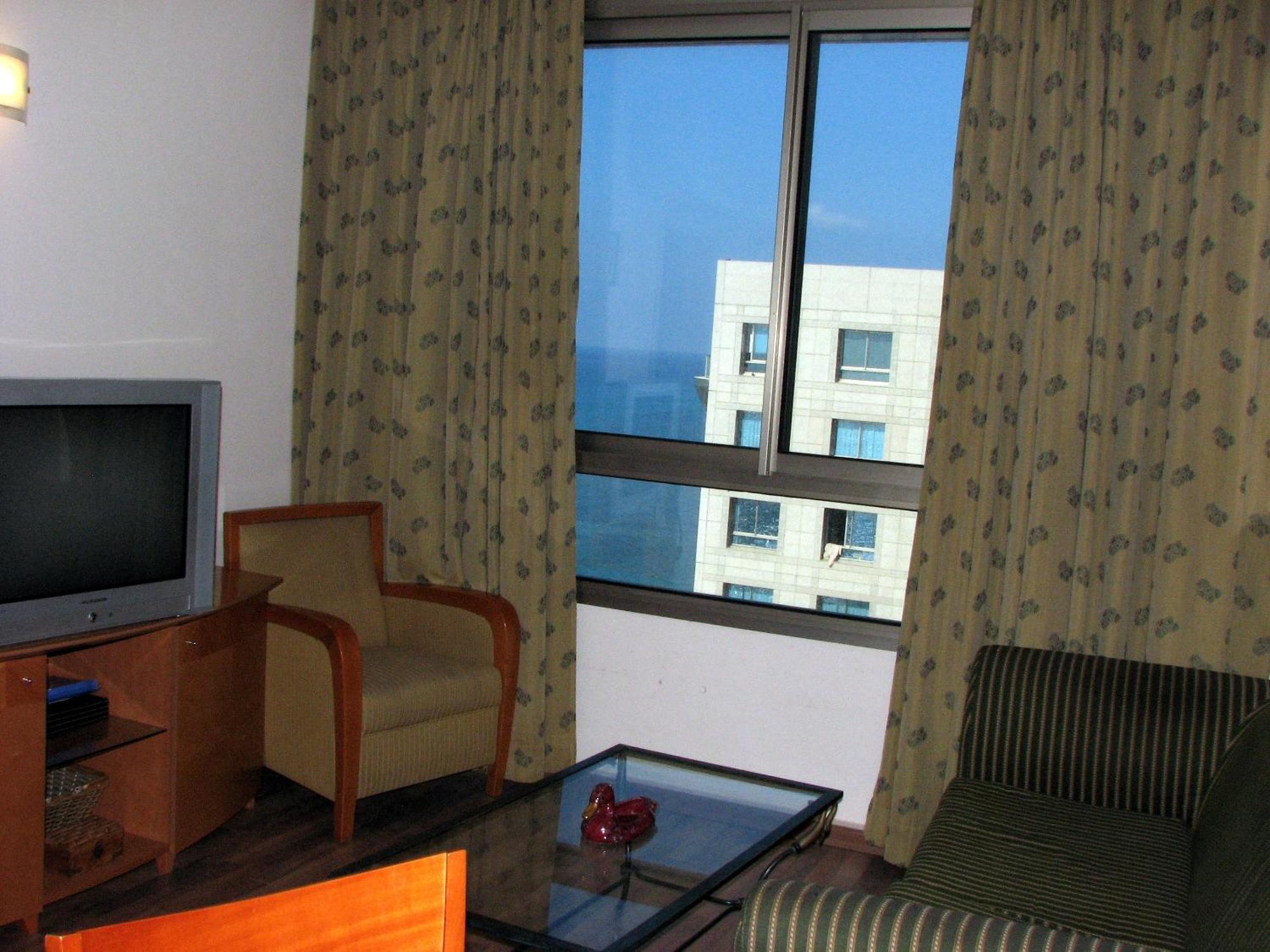 Apartments On The Beach Haifa Eksteriør billede